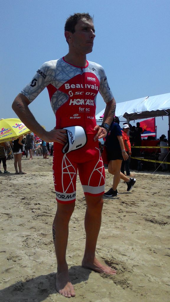 Cyril Viennot (Ph&aacute;p) đ&aacute;nh bại h&agrave;ng loạt đối thủ mạnh từ &Uacute;c để l&ecirc;n ng&ocirc;i v&ocirc; địch IRONMAN 70.3 Vietnam lần 2