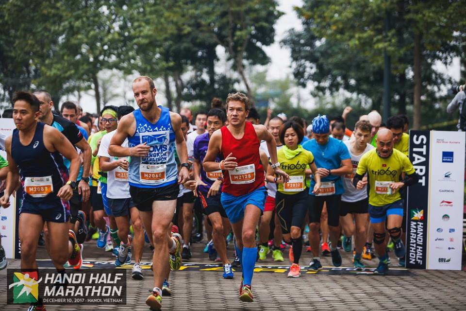 Cao Ngọc Hà vô địch 10km "Chạy vì gấu" Hanoi Half Marathon 2017