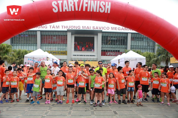 VĐV Việt Nam "bội thu" giải thưởng ở Longbien Marathon 2016