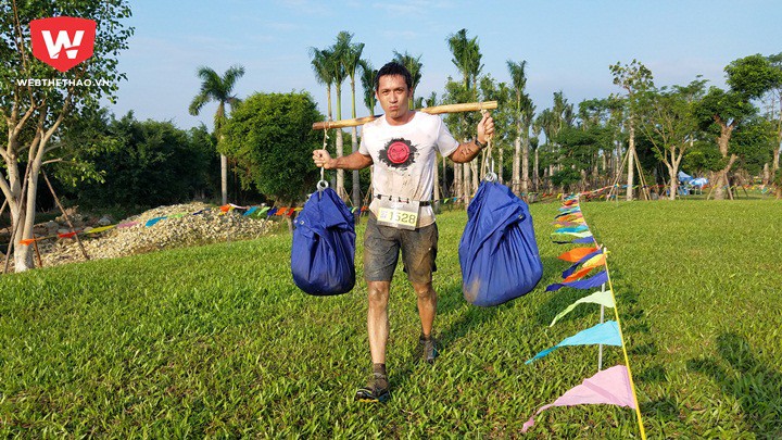 Hai thử thách khiêng vật nặng liên tiếp khiến các VĐV ''điêu đứng'' Hai thử thách khiêng vật nặng liên tiếp khiến các VĐV ''điêu đứng''