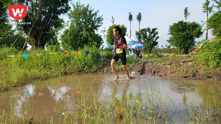 Không chỉ Hữu Hanh, Chí Sơn, VĐV Hoa Việt cũng lựa chọn chạy barefoot Không chỉ Hữu Hanh, Chí Sơn, VĐV Hoa Việt cũng lựa chọn chạy barefoot