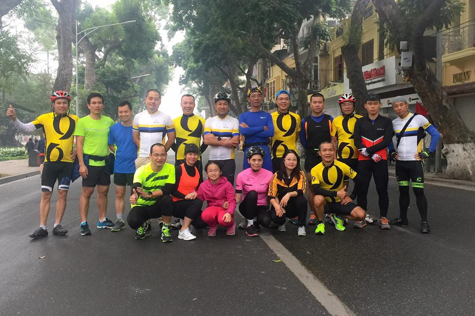 Chạy theo trào lưu "sống ảo" trong ngày đầu năm mới 2017