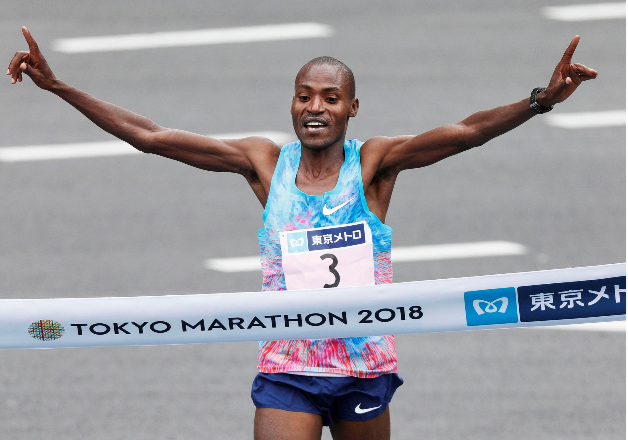 Yuta Shitara lội ngược dòng phá vỡ sự thống trị người Kenya