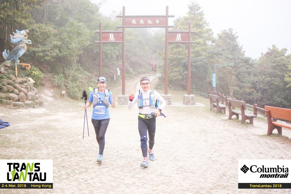 Cô gái Việt chạy 100km xuyên 2 đêm không ngủ ở Hong Kong