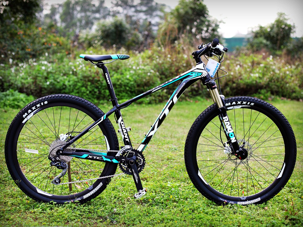 Giant XTC SLR 27.5 – 4  Giá tham khảo ($1000 ~ 22 triệu đồng Việt Nam)