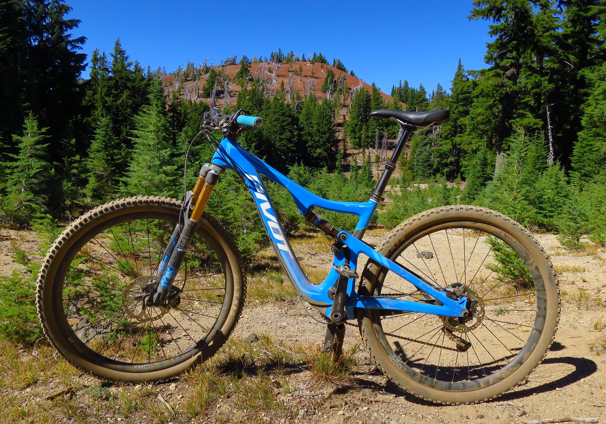 Pivot Mach 429 Trail (Giá tham khảo 6700 USD)