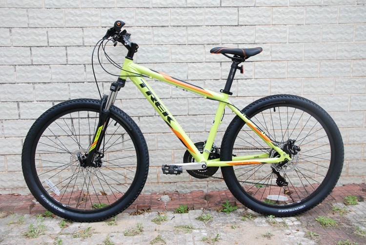 xe Trek 3500 với b&aacute;nh 26 inch