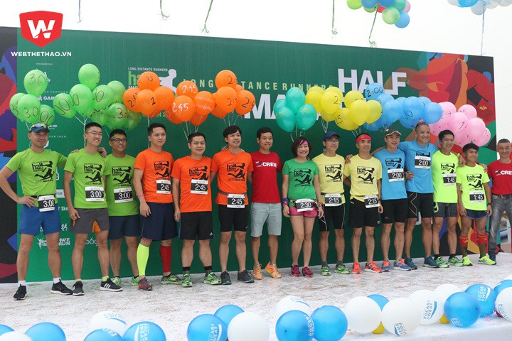 Choáng: Dàn pacer chạy 100km như... đi chợ ở LDR Half Marathon 2018