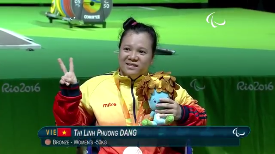 Paralympic 2016: Đặng Thị Linh Phượng xuất sắc giành HCĐ môn cử tạ