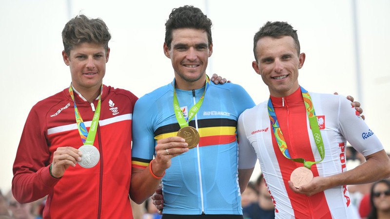 Đua xe đường trường Olympic: Áo vàng, Vua leo núi TDF chào thua
