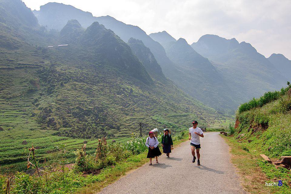 Giải bán marathon "Chạy trên cung đường Hạnh phúc" Hà Giang 2017