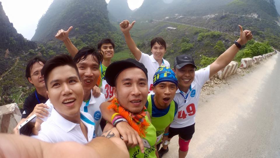 Giải chạy Hà Giang: VĐV về đích muộn vì...Mã Pí Lèng đẹp "nghẹt thở"