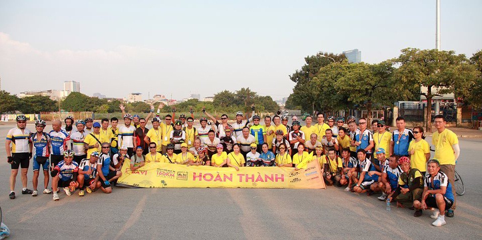 Hà Nội Gran Fondo 2016: 350 VĐV sôi nổi chinh phục thử thách đạp xe 160km