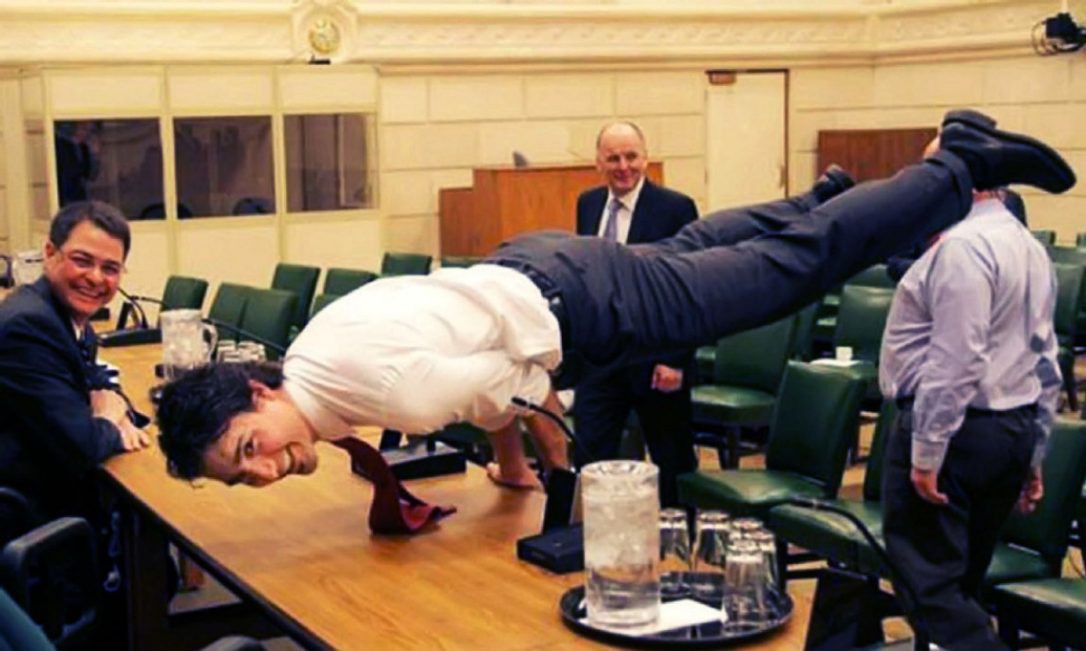 Justin Trudeau, nguyên thủ đàm phán ngoại giao bằng chạy bộ
