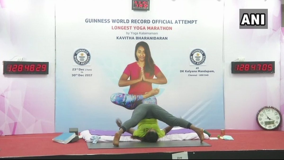 Tập Yoga không ngủ liên tục 175 giờ, bà mẹ một con thách thức cả thế giới