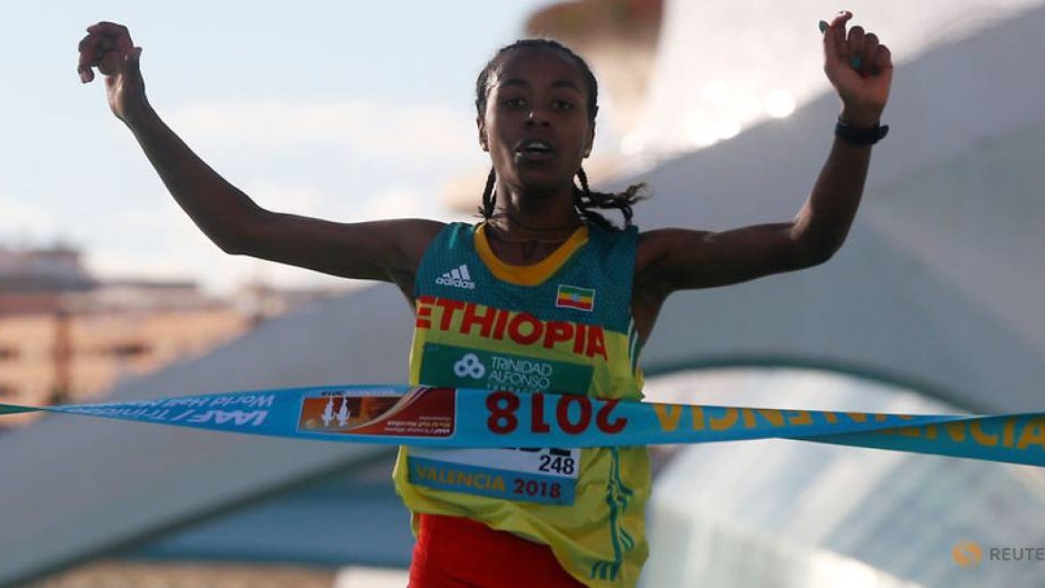 Netsanet Gudeta Kebede lập KLTG Half Marathon tại Valencia