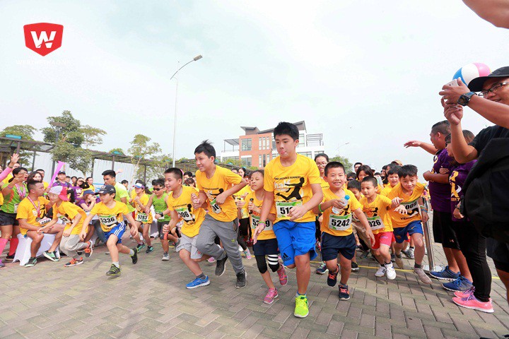 Ngộ nghĩnh các runner nhí chạy đua tại LDR Half Marathon 2017