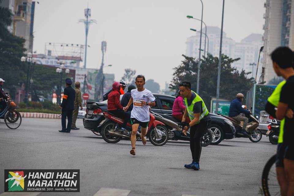 Những hình ảnh đậm chất Việt Nam ở giải Hanoi Half Marathon 2017