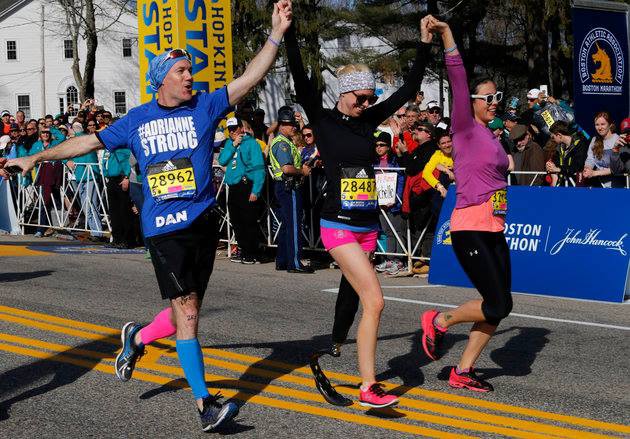 Những hình ảnh ấn tượng nhất Boston Marathon 2016