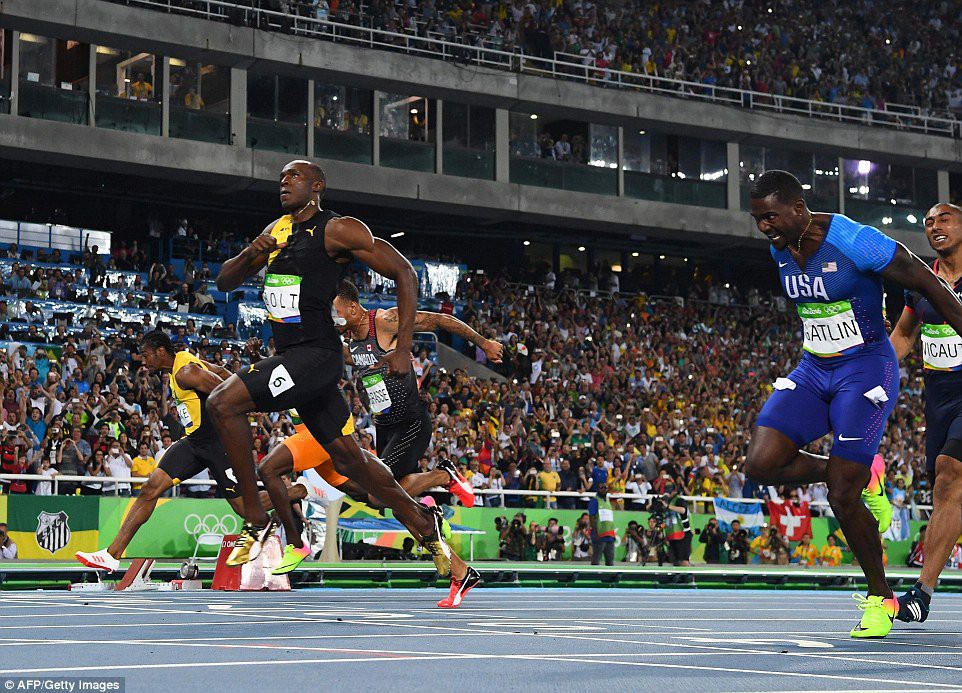 Olympic 2016: Usain Bolt dễ dàng vượt Gatlin giành HCV 100m lần 3