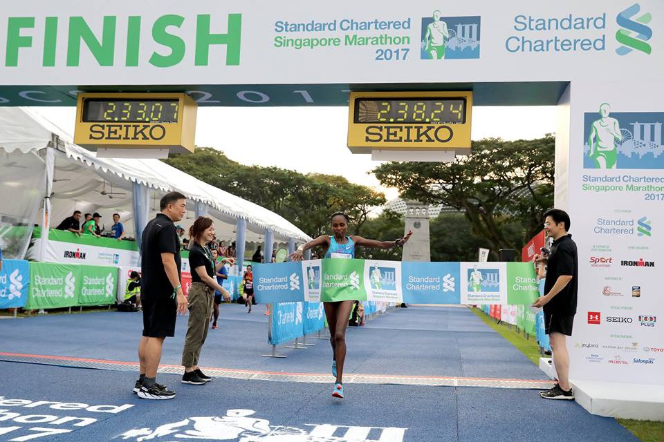 Pamela Rotich bảo vệ th&agrave;nh c&ocirc;ng chức v&ocirc; địch SCSM