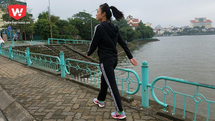 Chạy bộ dưới cơn mưa phùn ở con đường đẹp nhất Hà Nội là trải nghiệm đáng nhớ của Tú Chinh Chạy bộ dưới cơn mưa phùn ở con đường đẹp nhất Hà Nội là trải nghiệm đáng nhớ của Tú Chinh