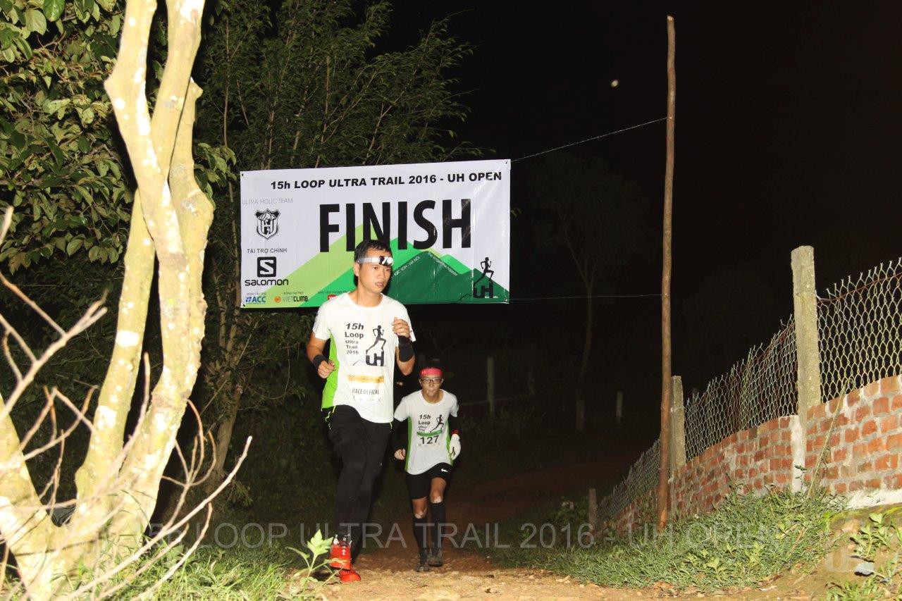 Để được công nhận Finisher, các VĐV phải chạy ít nhất 11 vòng (tương đương 42km) Để được công nhận Finisher, các VĐV phải chạy ít nhất 11 vòng (tương đương 42km)
