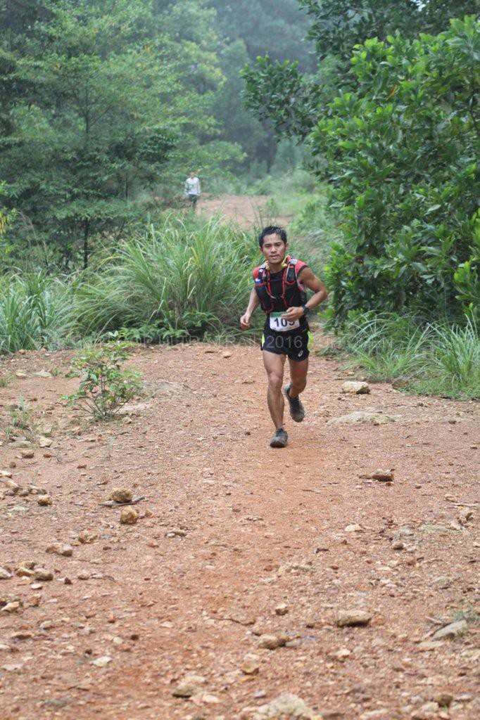 VĐV Nguyễn Doãn Cường - Nhất Nam 15h Loop Ultra Trail 2016 VĐV Nguyễn Doãn Cường - Nhất Nam 15h Loop Ultra Trail 2016