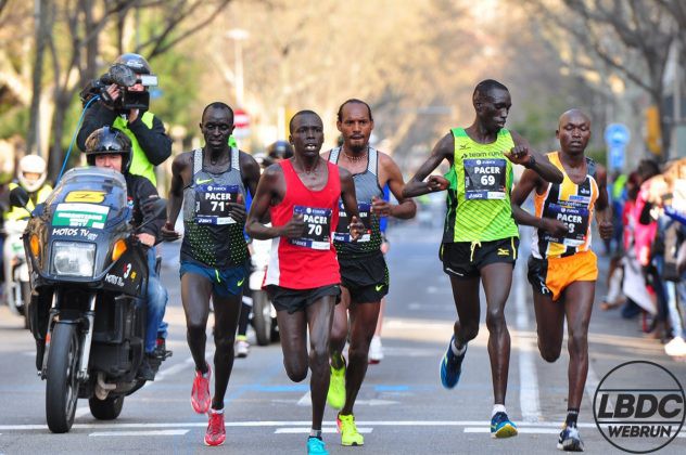 ''Sau 32km, t&ocirc;i nhận ra kh&ocirc;ng ai theo được. T&ocirc;i quyết định ho&agrave;n th&agrave;nh n&oacute;''