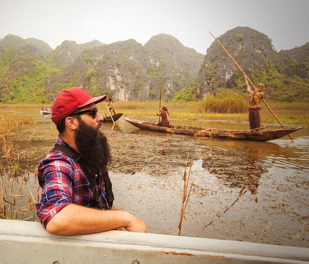 Jordan Vogt-Roberts, đạo diễn phim Kong: Skull Island tại cảnh quay ở Ninh Bình Jordan Vogt-Roberts, đạo diễn phim Kong: Skull Island tại cảnh quay ở Ninh Bình