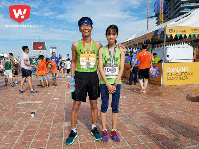 ''Người th&eacute;p'' Qu&aacute;ch Kỷ lu&ocirc;n c&oacute; bạn chạy th&acirc;n thiết ở c&aacute;c giải chạy khi cả 2 bố con c&ugrave;ng đăng k&yacute; tham gia. Bố chạy marathon. Con g&aacute;i chạy 10km. Đ&acirc;y l&agrave; giải chạy thứ 3 m&agrave; hai bố con anh chạy c&ugrave;ng nhau