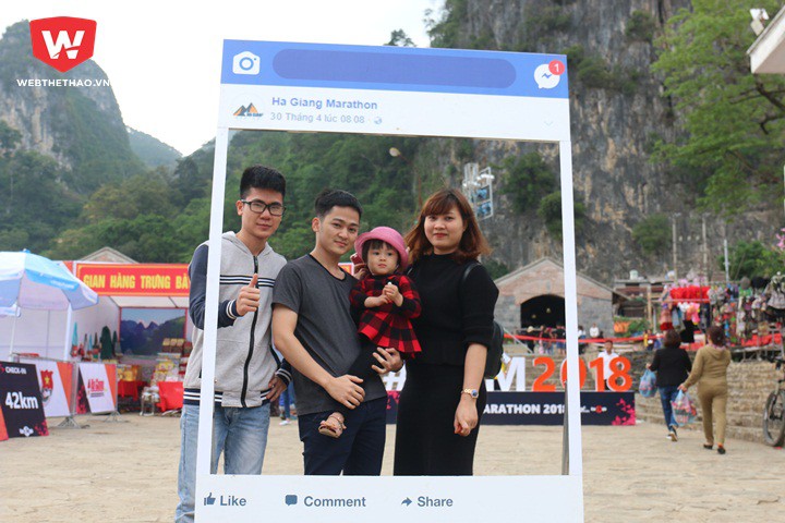 H&agrave; Giang Marathon 2018 diễn ra đ&uacute;ng dịp lễ 30/4 n&ecirc;n nhiều gia đ&igrave;nh kết hợp thể thao v&agrave; du lịch