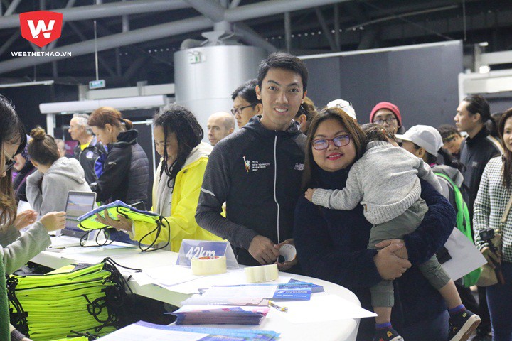 Gia đ&igrave;nh VĐV vừa tham dự giải chạy New York City Marathon 