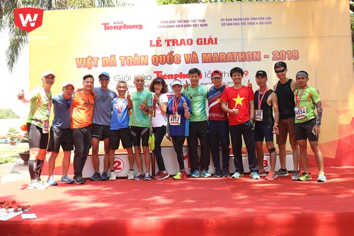 Anh Trịnh Nam Hải v&agrave; c&aacute;c bạn chạy Hội những người th&iacute;ch chạy đường d&agrave;i