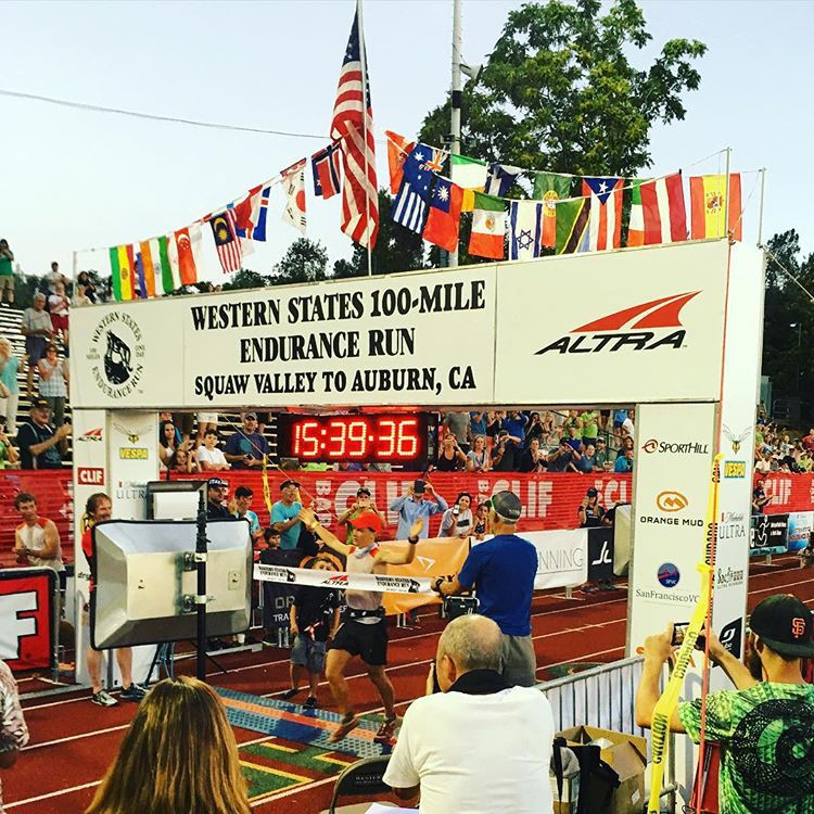 Andrew Miller ghi t&ecirc;n m&igrave;nh v&agrave;o lịch sử giải Western States 100 danh gi&aacute;