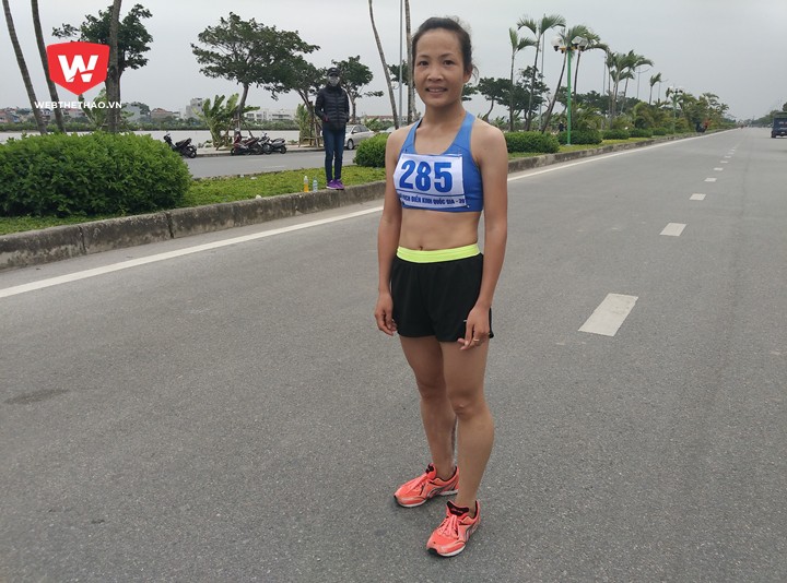 Hoàng Thị Thanh lập KLQG marathon nữ Hoàng Thị Thanh lập KLQG marathon nữ