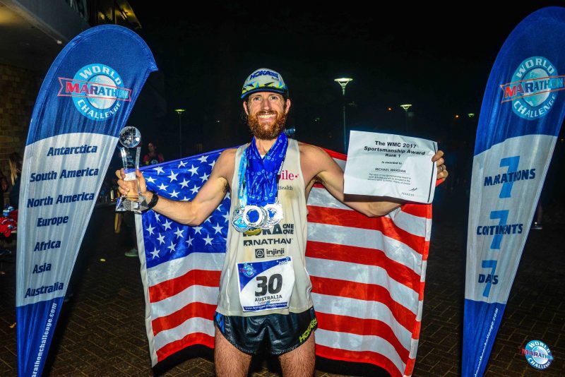 42 tuổi lập KLTG chạy marathon vòng quanh thế giới 7 ngày liên tiếp