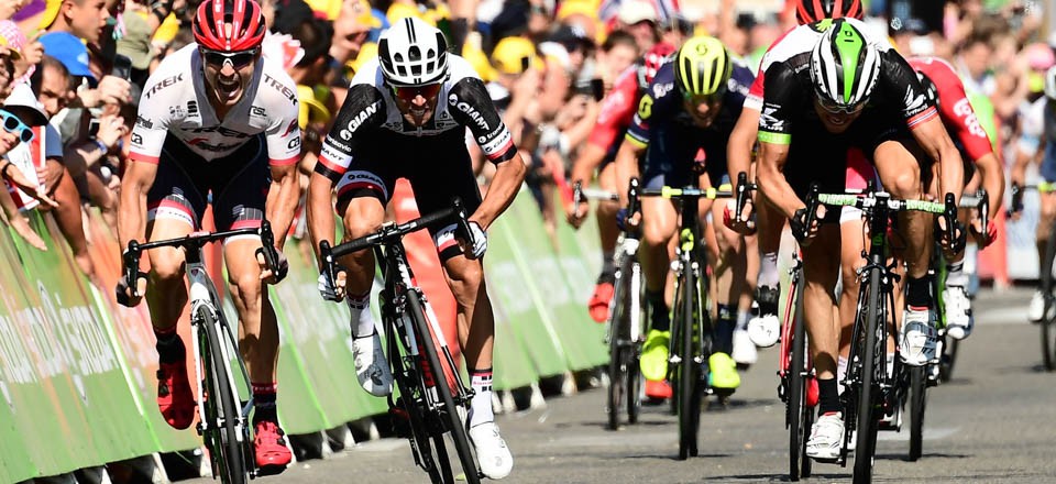 Tour de France 2017 chặng 16: Áo xanh Kittel bị Michael Matthews uy hiếp