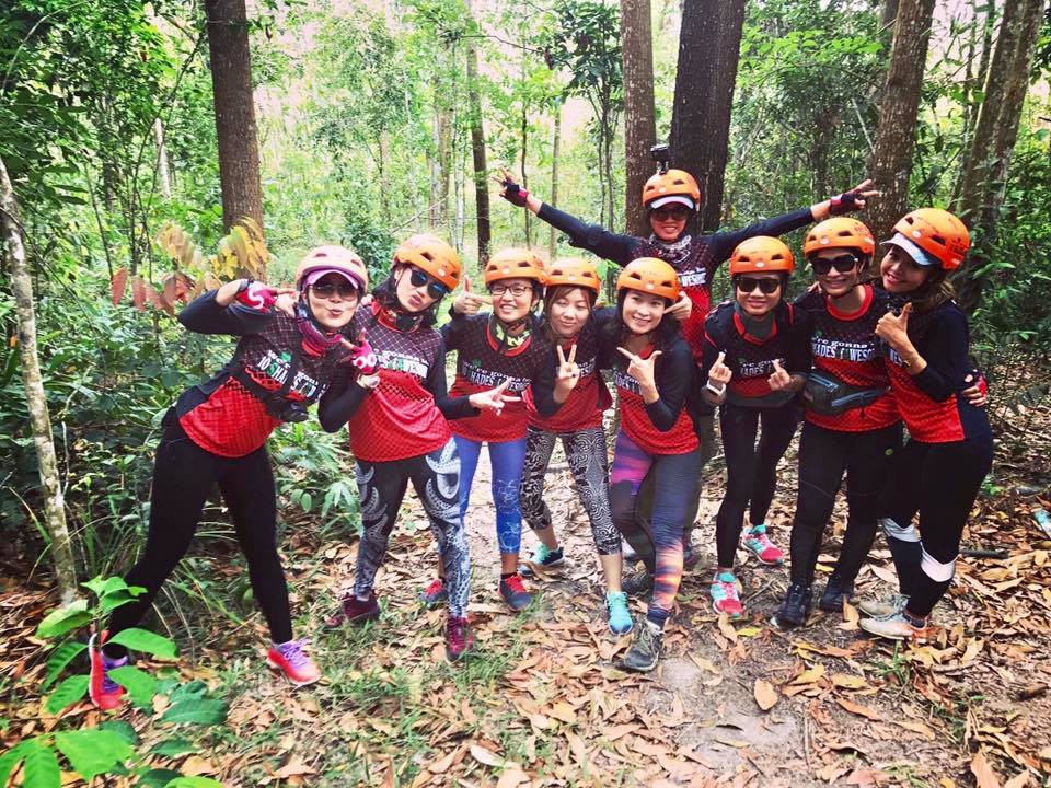 Tú Làn Adventure: 10 sắc thái tuyệt vời của đội duy nhất toàn nữ