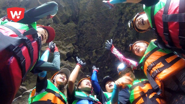 Theo chân 100 VĐV  vượt thử thách Tú Làn Adventure Race 2017