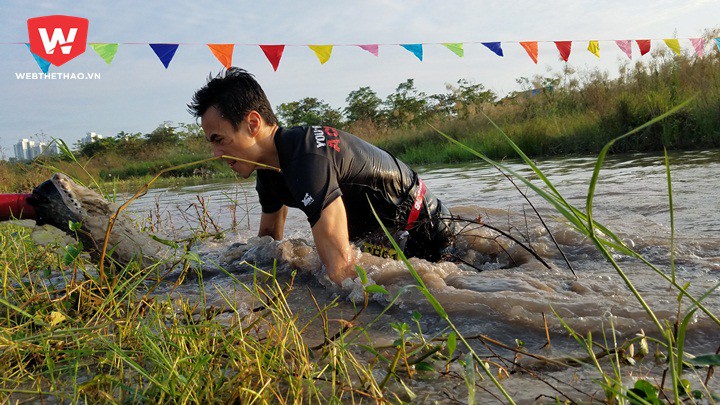 Theo chân các cao thủ chạy vượt chướng ngại vật Champion Dash