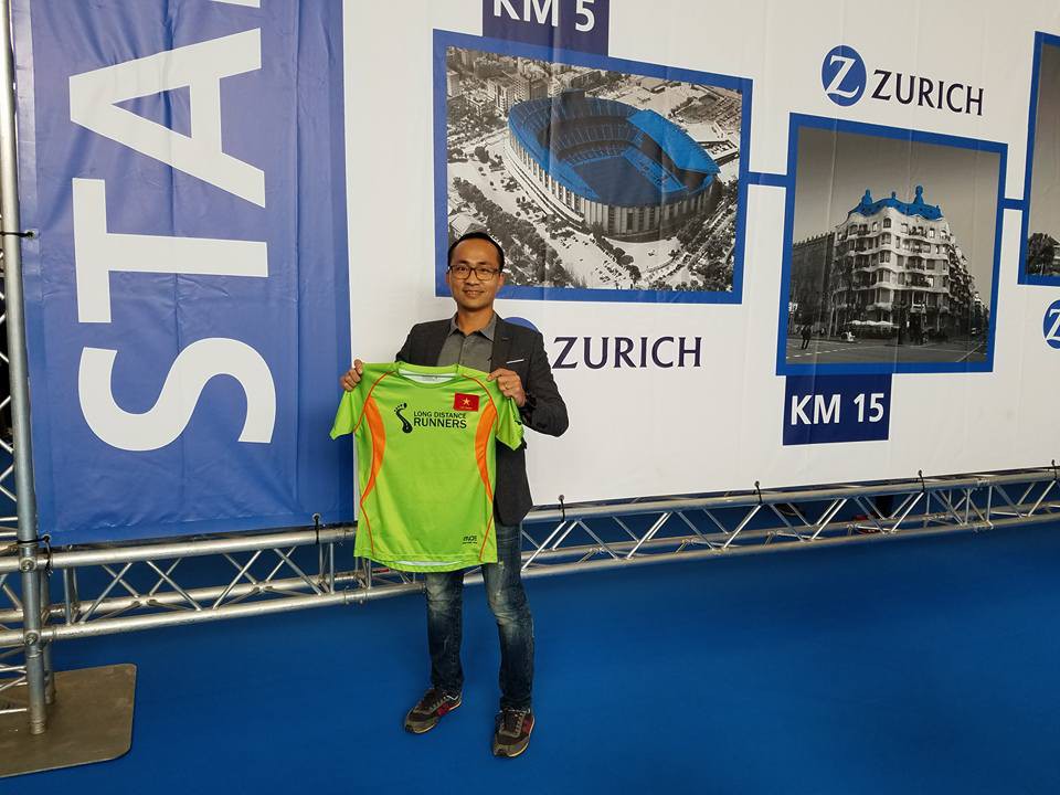 Theo chân VĐV Việt Nam chạy giải Barcelona Marathon 2017