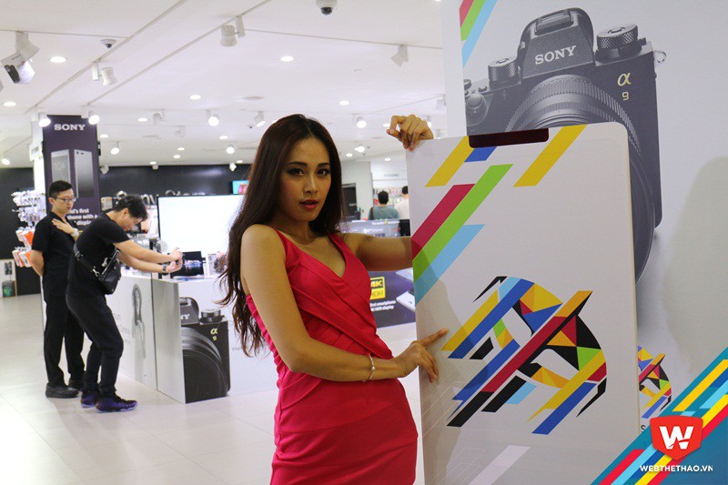 Thị trường Malaysia mùa SEA Games: Chân dài tiếp thị vẫn...Ế
