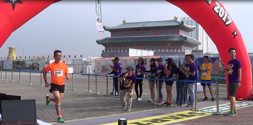 VĐV bị thoát vị đĩa đệm hoàn thành ước mơ chinh phục half marathon sau 2 năm