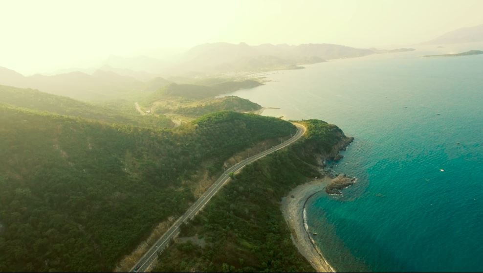 Vẻ đẹp "ngạt thở" của đường đua Challenge Vietnam 2016