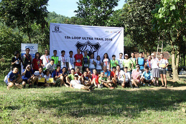 Trắng đêm chạy giải trail xuyên núi đầu tiên ở Hà Nội