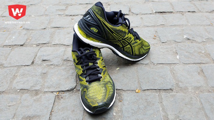 Mở hộp giày chạy bộ mới nhất Asics Gel Nimbus 20