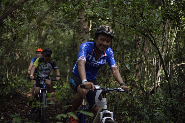 ''Hoàng tử ếch'' Trần Đình Minh Anh đạt giải nam VĐV Việt Nam xuất sắc nhất nội dung sprinter ''Hoàng tử ếch'' Trần Đình Minh Anh đạt giải nam VĐV Việt Nam xuất sắc nhất nội dung sprinter