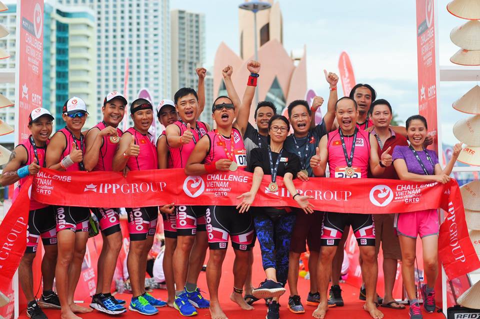 Chơi ba m&ocirc;n phối hợp l&agrave; xu thế ''team building'' mới của c&aacute;c c&ocirc;ng ty để tăng cường sự hiểu biết v&agrave; đo&agrave;n kết giữa c&aacute;c th&agrave;nh vi&ecirc;n