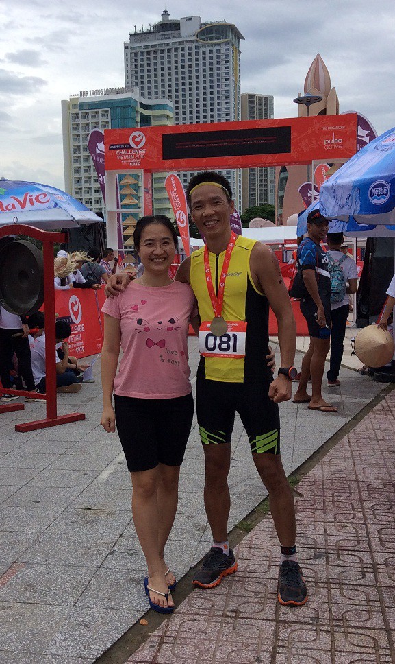 Ở c&aacute;c giải ba m&ocirc;n phối hợp thuộc Challenge Family, c&aacute;c VĐV c&oacute; thể c&ugrave;ng chia sẻ khoảnh khắc về đ&iacute;ch với người th&acirc;n, v&agrave; gia đ&igrave;nh